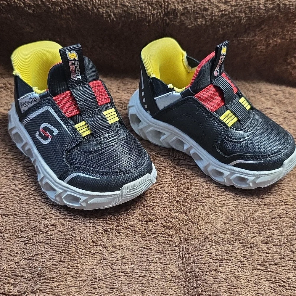 Skechers Kids' Step-Ins‎ Black, Red and Yellow Sneakers With Lights, like new.